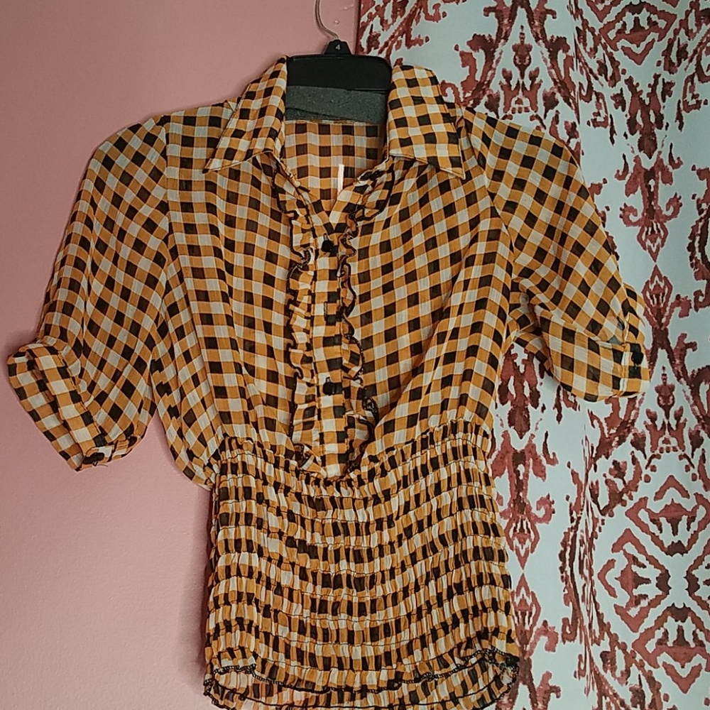 Checkered mesh top